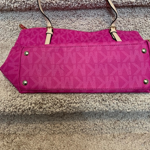 MICHAEL KORS PURSE - Picture 5 of 5